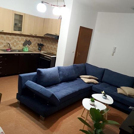 City Center Apartment Shkoder Bagian luar foto