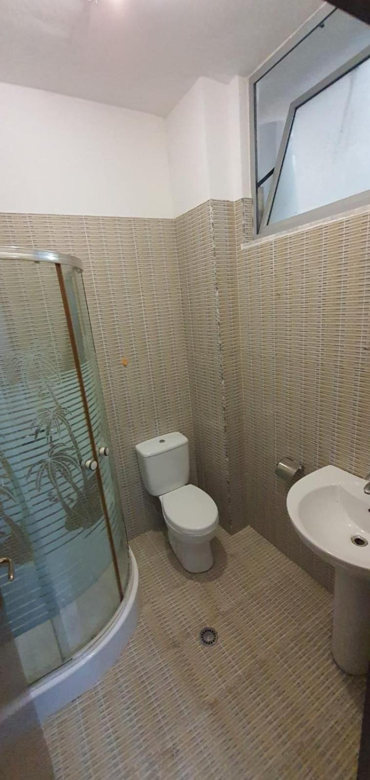 City Center Apartment Shkoder Bagian luar foto