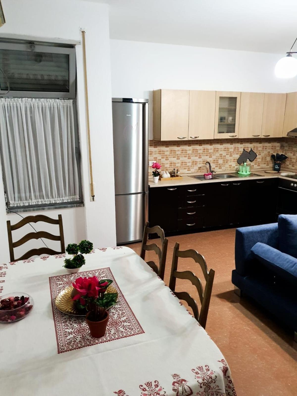 City Center Apartment Shkoder Bagian luar foto